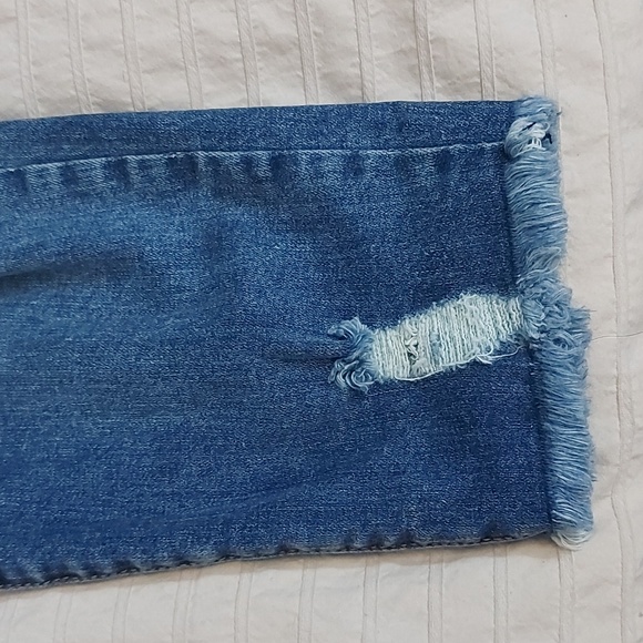 STS Blue Distressed Capris - Picture 5 of 9
